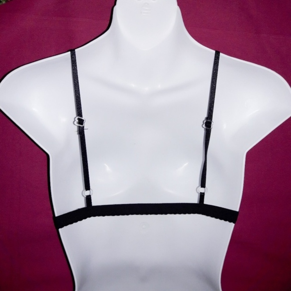 Black Triangle Strappy Eyelash Lace Cup Bralette - Picture 4 of 4